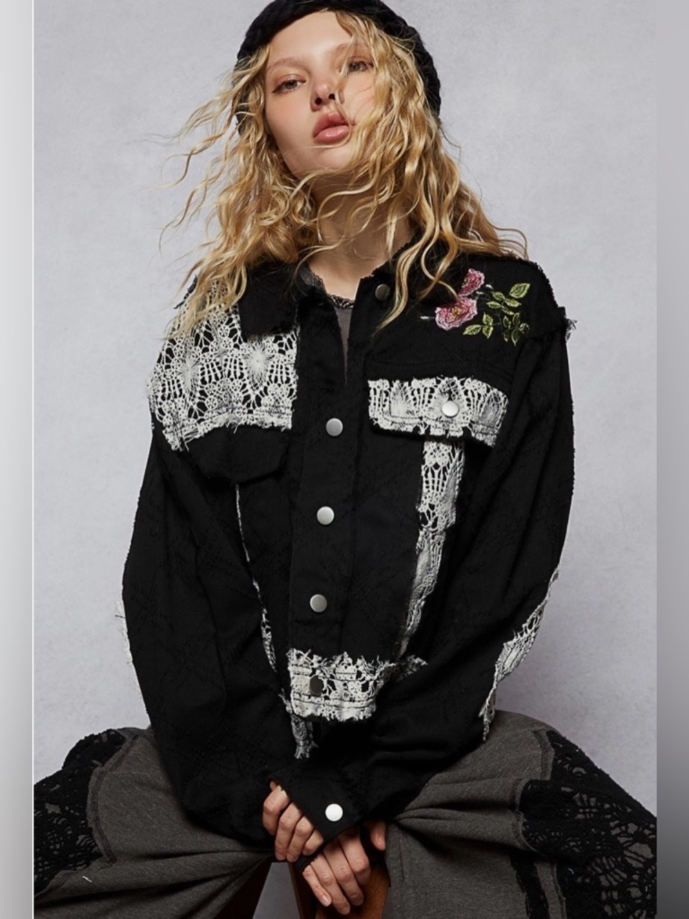 NWOT- NEVER WORN POL Clothing Twill Jacket Embroidered Peace Floral Lace Button